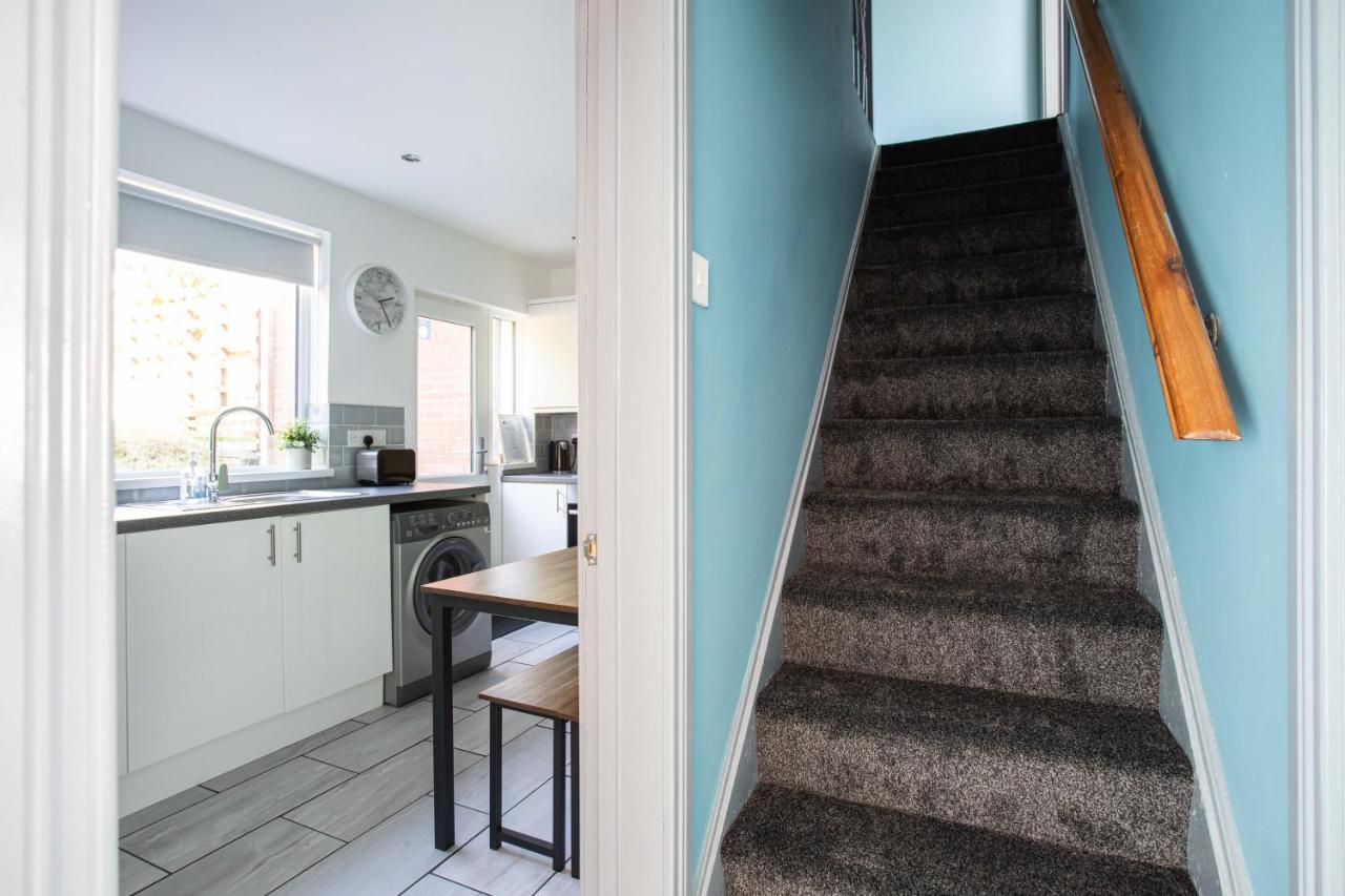Fully Refurbished North Belfast Home Exterior photo