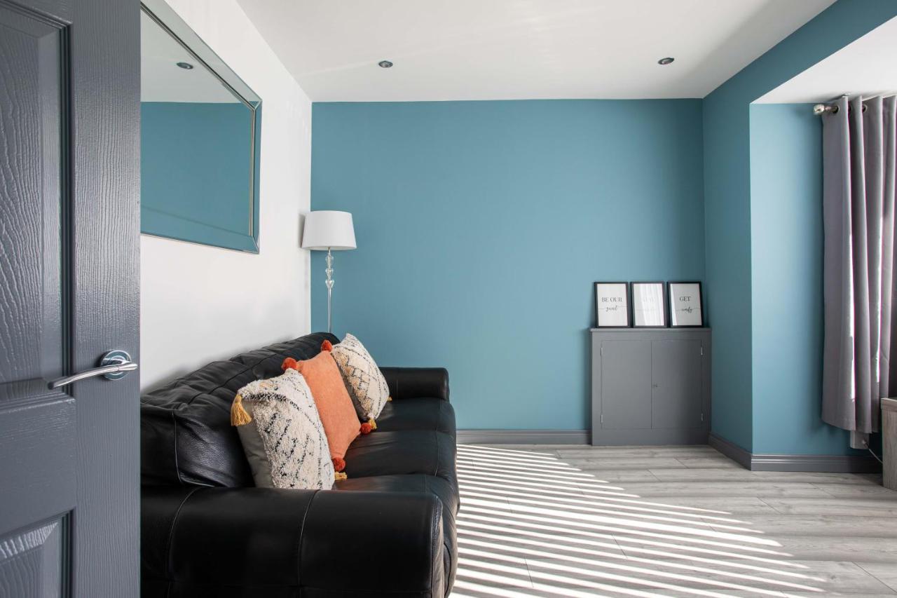 Fully Refurbished North Belfast Home Exterior photo